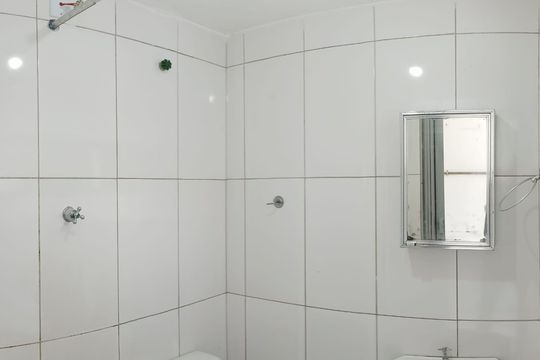 Banheiro de casa para alugar com 2 quartos, 58m² em Vila Alpina, São Paulo