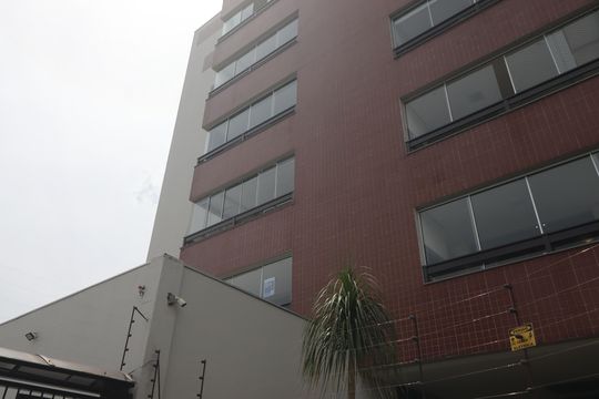 placa instalada de apartamento para alugar com 3 quartos, 129m² em Boa Vista, Novo Hamburgo