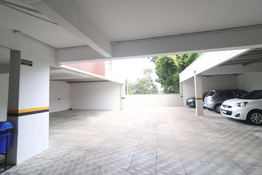 entrada do estacionamento de apartamento para alugar com 3 quartos, 129m² em Boa Vista, Novo Hamburgo