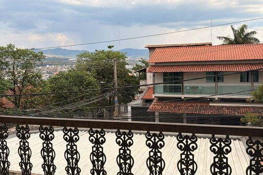 Casa à venda com 4 quartos, 260m² em Camargos, Belo Horizonte