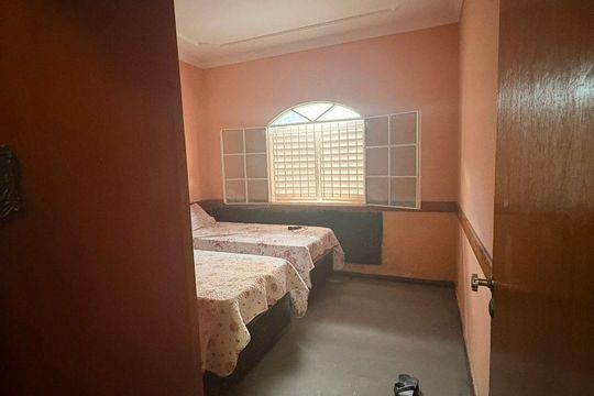 Casa à venda com 4 quartos, 260m² em Camargos, Belo Horizonte