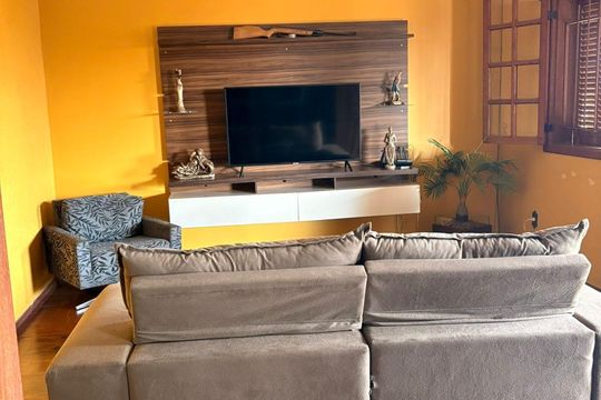 Casa à venda com 4 quartos, 260m² em Camargos, Belo Horizonte