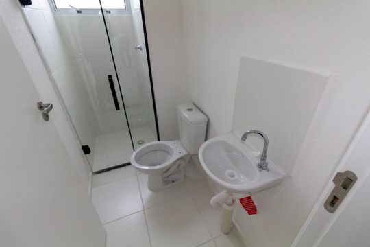 Banheiro de apartamento para alugar com 2 quartos, 43m² em Penha de França, São Paulo