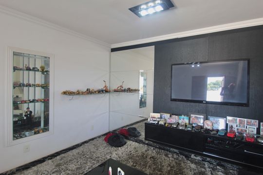 Sala de TV de casa à venda com 5 quartos, 415m² em Copacabana, Belo Horizonte