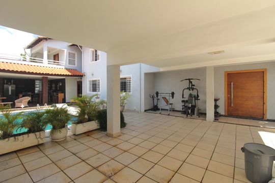 Garagem de casa à venda com 5 quartos, 415m² em Copacabana, Belo Horizonte
