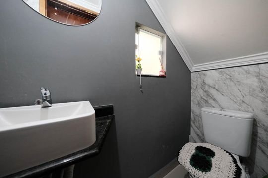 Lavabo 1 de casa à venda com 3 quartos, 160m² em Cidade Antônio Estêvão de Carvalho, São Paulo