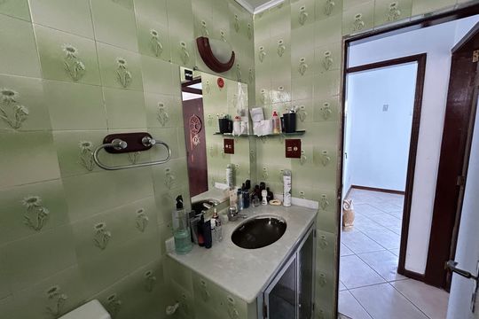Banheiro de apartamento à venda com 2 quartos, 45m² em Tomás Coelho, Rio de Janeiro