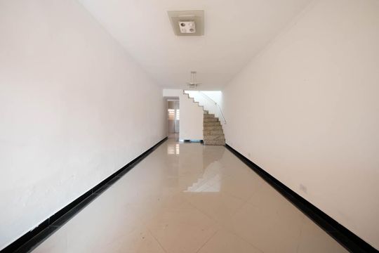 Sala de casa à venda com 3 quartos, 320m² em Vila Frugoli, São Paulo