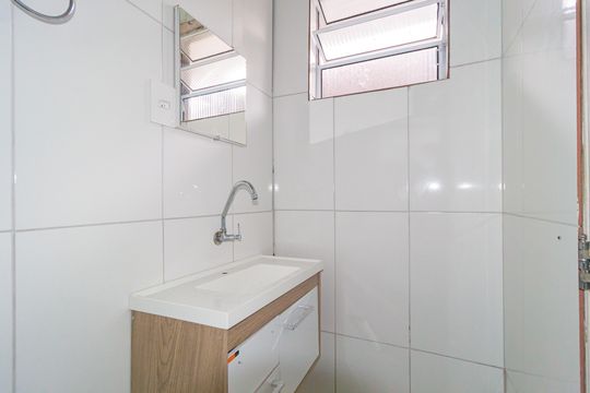 Banheiro de kitnet/studio para alugar com 1 quarto, 30m² em Vila Oratorio, São Paulo