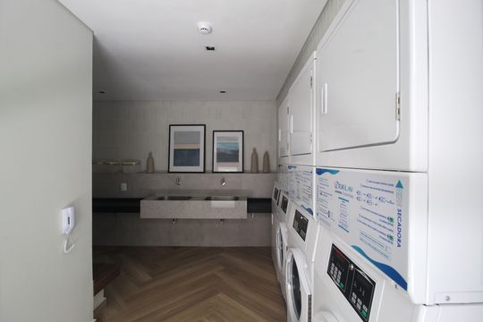 Área Comum - Lavanderia de kitnet/studio à venda com 1 quarto, 26m² em Moema, São Paulo