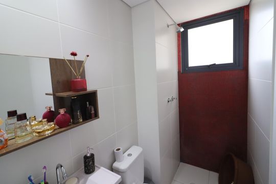 Banheiro de apartamento à venda com 2 quartos, 43m² em Centro, Osasco