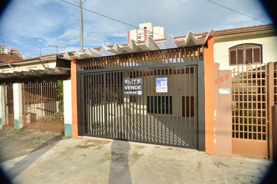 Fachada de casa à venda com 2 quartos, 118m² em Vila Assunção, Santo André