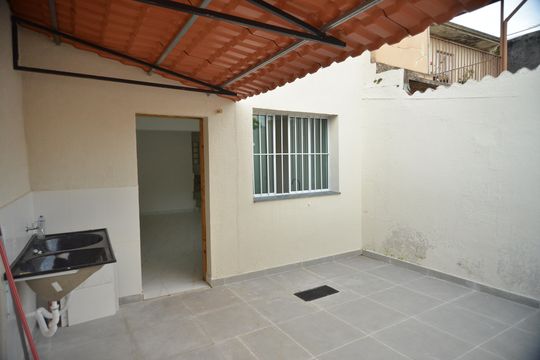 Área de Serviço de casa à venda com 2 quartos, 118m² em Vila Assunção, Santo André