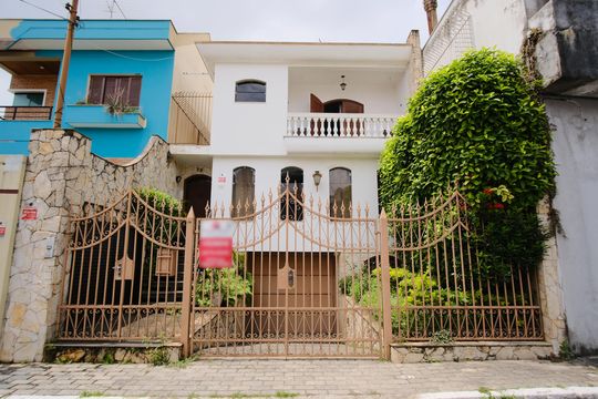 Fachada de casa à venda com 4 quartos, 290m² em Vila Gomes Cardim, São Paulo