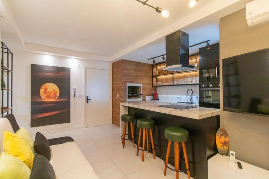 Sala de apartamento para alugar com 1 quarto, 49m² em Menino Deus, Porto Alegre