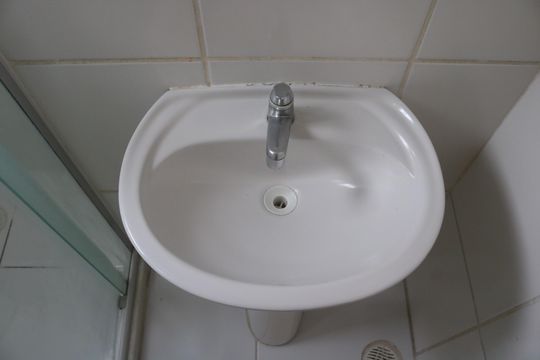 Banheiro de apartamento à venda com 2 quartos, 48m² em Lapa de Baixo, São Paulo