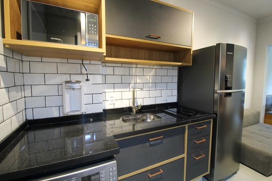 Cozinha de apartamento para alugar com 1 quarto, 33m² em Butantã, São Paulo