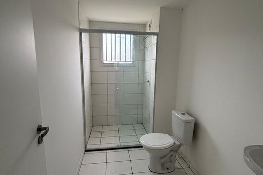 Banheiro de apartamento para alugar com 2 quartos, 48m² em Jardim da Laranjeira (zona Leste), São Paulo