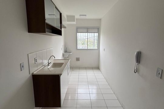 Cozinha de apartamento para alugar com 2 quartos, 48m² em Jardim da Laranjeira (zona Leste), São Paulo