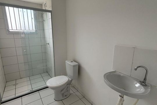 Banheiro de apartamento para alugar com 2 quartos, 48m² em Jardim da Laranjeira (zona Leste), São Paulo
