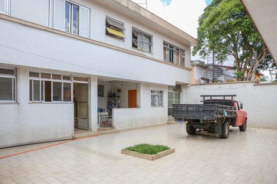 Quintal e Casa do Fundo de casa à venda com 5 quartos, 500m² em Lapa, São Paulo