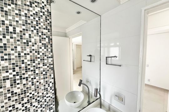 Banheiro de apartamento à venda com 2 quartos, 48m² em Sítio do Mandaqui, São Paulo