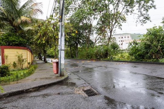 Vista da Rua de apartamento para alugar com 2 quartos, 50m² em Campo Grande, Rio de Janeiro