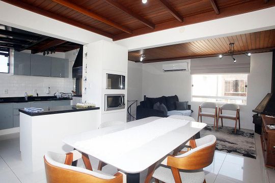 Sala 3 de apartamento à venda com 2 quartos, 85m² em Santana, Porto Alegre