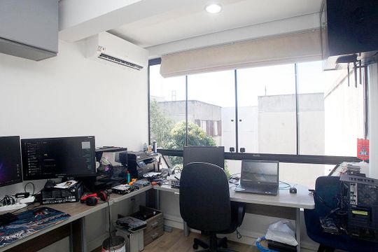 Quarto 2 de apartamento à venda com 2 quartos, 85m² em Santana, Porto Alegre