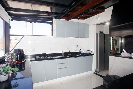 Cozinha de apartamento à venda com 2 quartos, 85m² em Santana, Porto Alegre