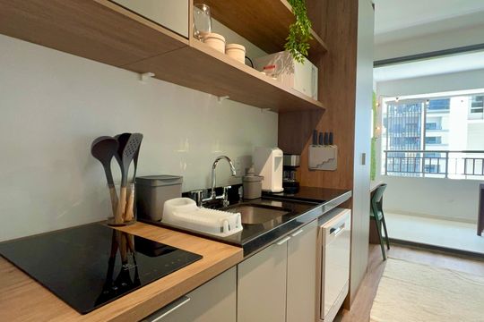 Cozinha de kitnet/studio para alugar com 1 quarto, 25m² em Pompeia, São Paulo