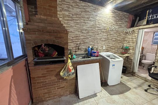 Churrasqueira de casa à venda com 2 quartos, 108m² em Vila Valqueire, Rio de Janeiro
