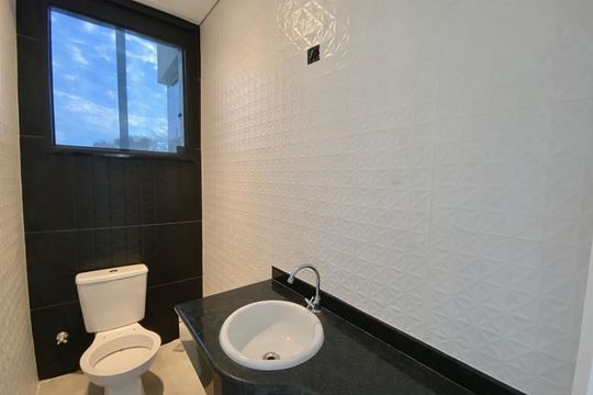 Banheiro 1 de casa à venda com 5 quartos, 600m² em Espírito Santo, Porto Alegre