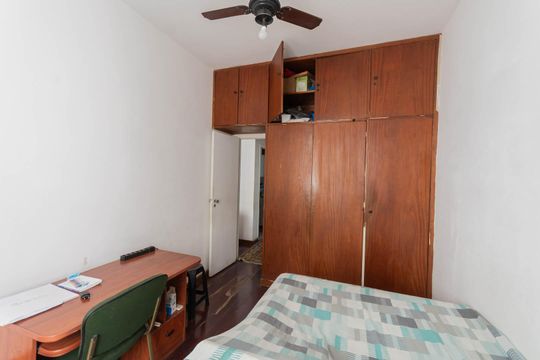 Quarto 1 de apartamento à venda com 2 quartos, 60m² em Grajaú, Rio de Janeiro