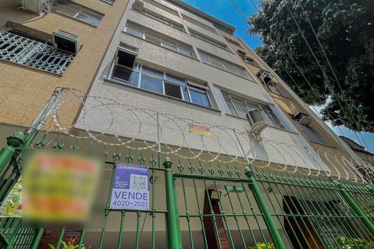 Plaquinha de apartamento à venda com 2 quartos, 60m² em Grajaú, Rio de Janeiro