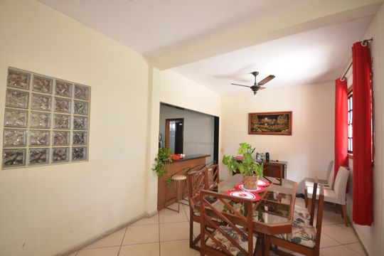 Sala de Jantar de casa para alugar com 7 quartos, 400m² em Guadalupe, Rio de Janeiro