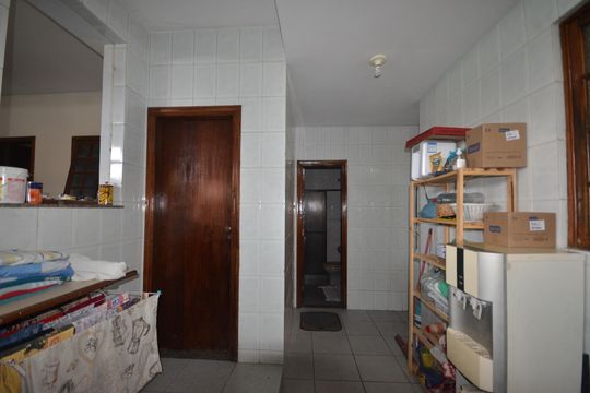 Área de Serviço de casa para alugar com 7 quartos, 400m² em Guadalupe, Rio de Janeiro