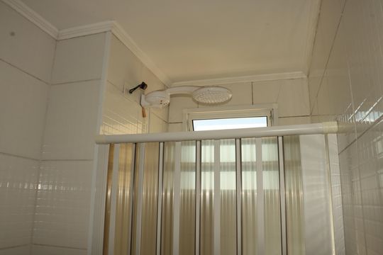 Banheiro de apartamento para alugar com 2 quartos, 58m² em Bairro Jardim Nossa Senhora das Graças, Cotia