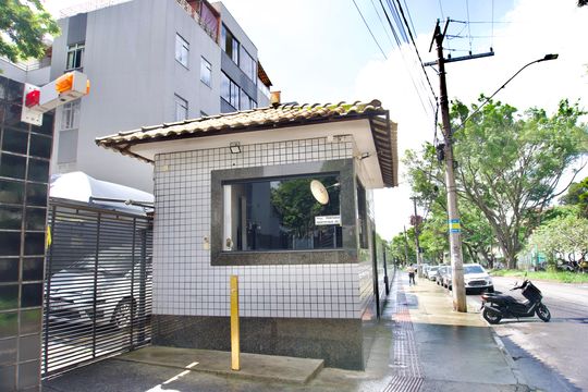 Portaria 24 horas de apartamento à venda com 4 quartos, 140m² em Cinquentenario, Belo Horizonte