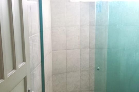 Banheiro de apartamento à venda com 2 quartos, 60m² em Fátima, Niterói