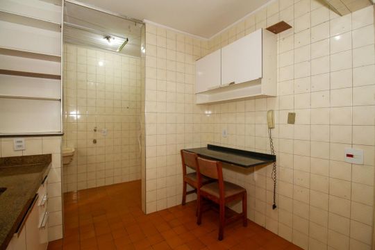 Cozinha de apartamento para alugar com 2 quartos, 70m² em Jardim Europa, São Paulo