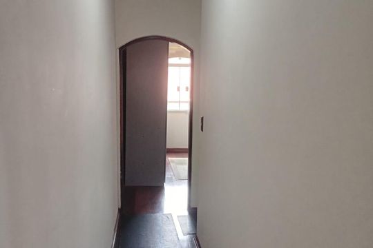 Corredor de casa à venda com 3 quartos, 169m² em Jardim Las Vegas, Santo André