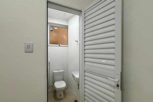 Suíte - banheiro de apartamento para alugar com 3 quartos, 86m² em Copacabana, Rio de Janeiro