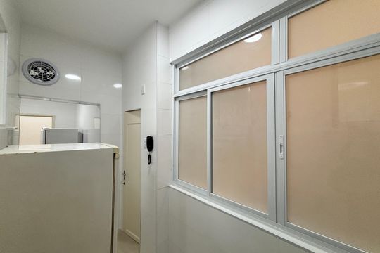 Área de serviço de apartamento para alugar com 3 quartos, 86m² em Copacabana, Rio de Janeiro