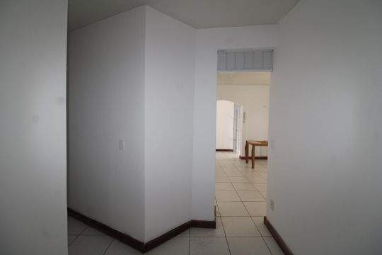Casa 1 - Corredor de casa à venda com 4 quartos, 410m² em Imirim, São Paulo