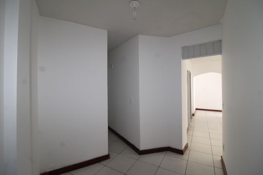 Casa 1 - Corredor de casa à venda com 4 quartos, 410m² em Imirim, São Paulo