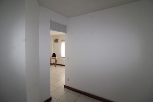 Casa 1 - Corredor de casa à venda com 4 quartos, 410m² em Imirim, São Paulo