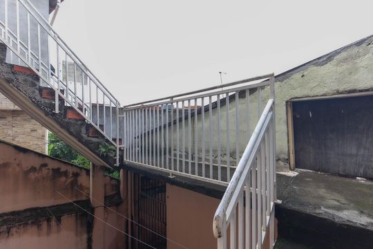 Área Externa de casa para alugar com 1 quarto, 45m² em Vila Carmosina, São Paulo