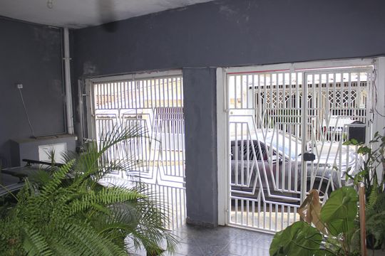 Garagem de casa à venda com 4 quartos, 182m² em Vila Ester, Guarulhos