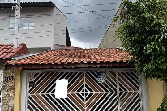 Fachada de casa à venda com 3 quartos, 152m² em Cidade São Jorge, Santo André